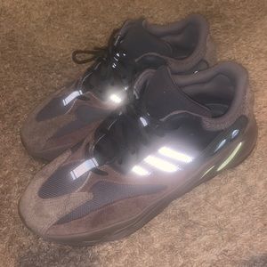 Yeezy 700 Mauve